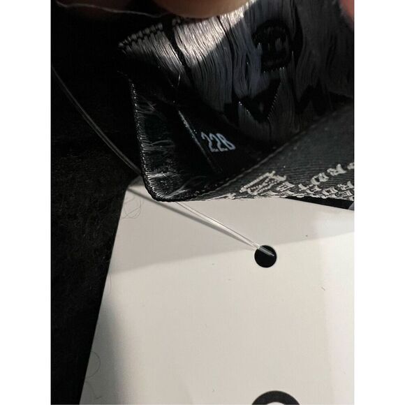 Chanel black beanie - Picture 3 of 7